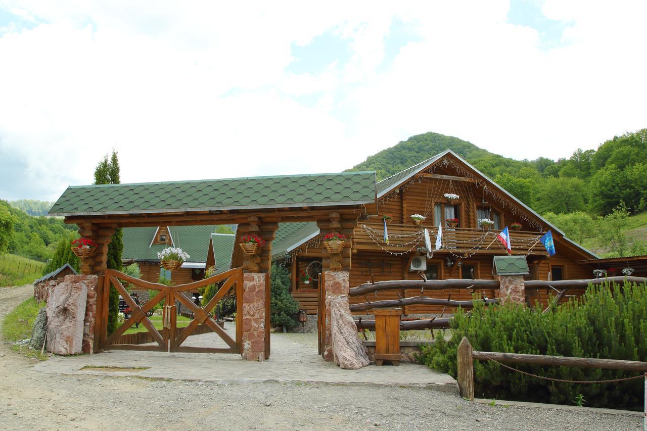 Отель Горнолыжный Комплекс Великий Калина Экстерьер фото